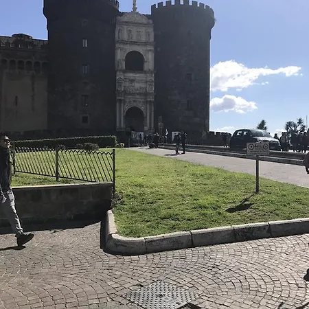 Magione Serra , Dimora Partenopea * Nápoles