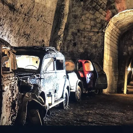 Magione Serra , Dimora Partenopea *