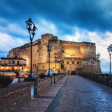 Magione Serra , Dimora Partenopea *
